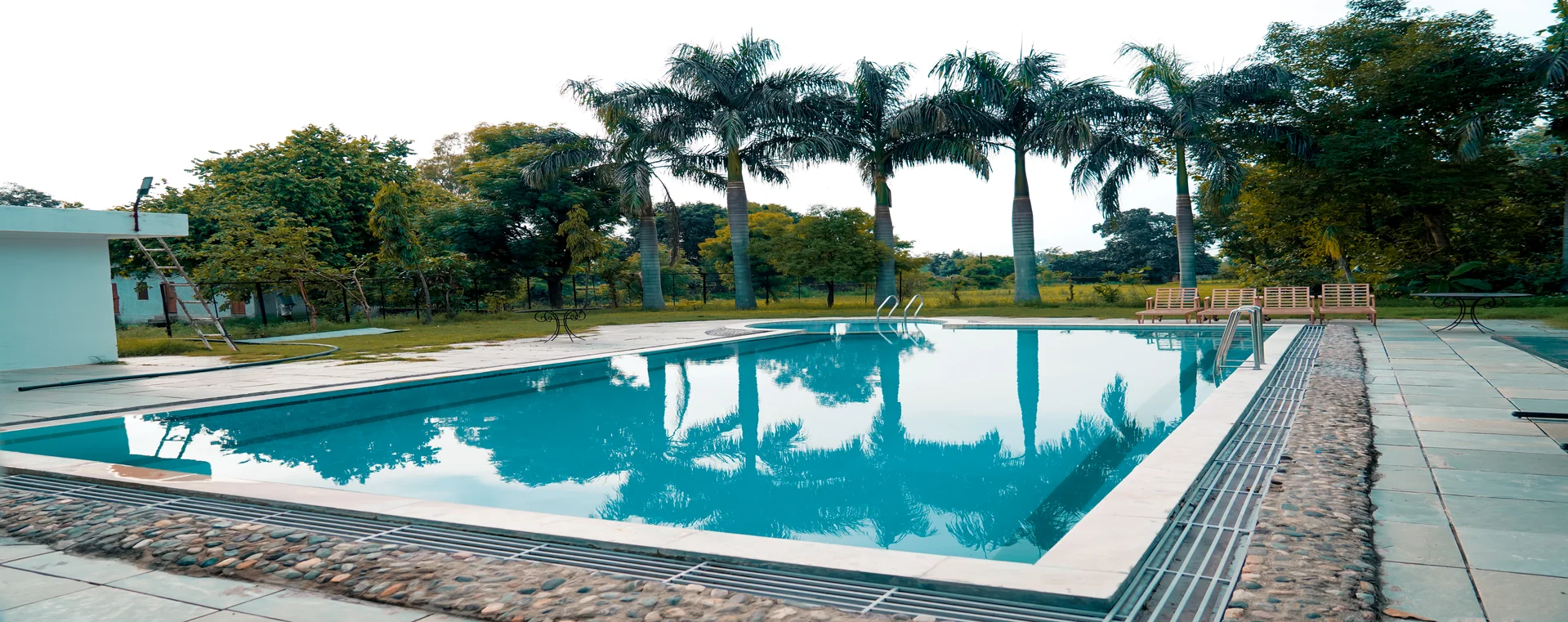 Hotal swimming pool